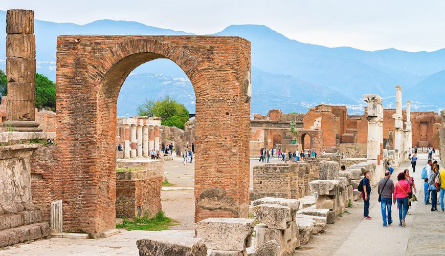 Pompeii and Herculaneum excavations with guide